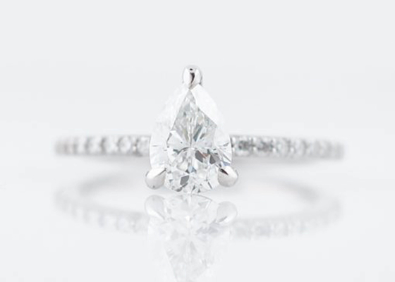 Pierścionek z biżuterią z białego złota z prawdziwym diamentem 1,33 ct cięcie gruszki PS 6 × 8 mm na zaręczyny