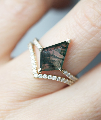 Moss Agate Nowoczesny zestaw pierścionków zaręczynowych w kształcie pryzmatu dla kobiet w kolorze złotym