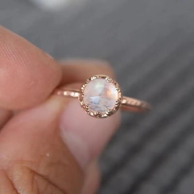 Unikalny solidny pierścionek ze srebra próby 925 18-karatowy pozłacany duży pierścionek z kamieniem księżycowym Fine Design Factory Jewelry