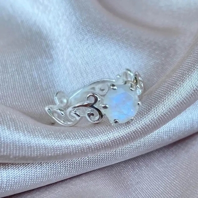 925 Sterling Silver Vine Producent Round Cut Rainbow Moonstone Pierścionek zaręczynowy Hurtownia Kobiet Biżuteria Pierścionki