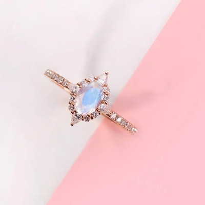 Najnowszy Rose Gold Plated 925 Sterling Silver Biżuteria Oval Cut Blue Moonstone Pierścionki zaręczynowe