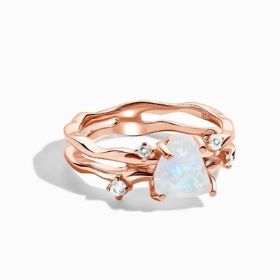 Srebro próby 925 CZ Naturalna biżuteria Faceted Rainbow Moonstone Trzy kamienne pierścienie