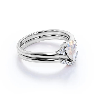 Białe pozłacane szmaragdowe pierścionki zaręczynowe z niebieskim kamieniem księżycowym Sterling Silver