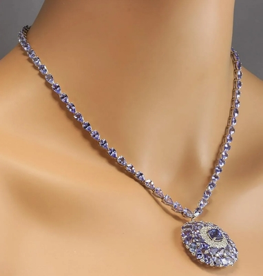 13,80 CTW Naturalny tanzanit i diamentowy naszyjnik z 14-karatowego białego złota