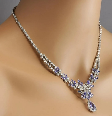 13,80 CTW Naturalny tanzanit i diamentowy naszyjnik z 14-karatowego białego złota