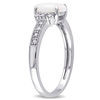 Opal owalny i 1/15 CT. TW Diamentowy pierścionek z dzielonym trzpieniem ze srebra próby 925