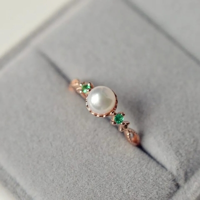 Platerowany naturalny pierścionek zaręczynowy słodkowodny okrągły Cut Pearl Green Emerald Vintage w srebrze