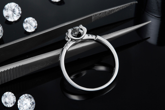 Biały Moissanite Diamond Minimalistyczny niestandardowy obrączka ślubna dla kobiet