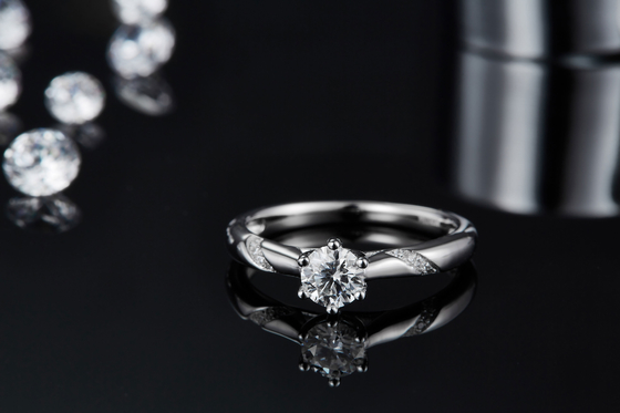 Hurtownia biżuterii Moissanite 925 srebro niestandardowe pierścionek zaręczynowy Moissanite