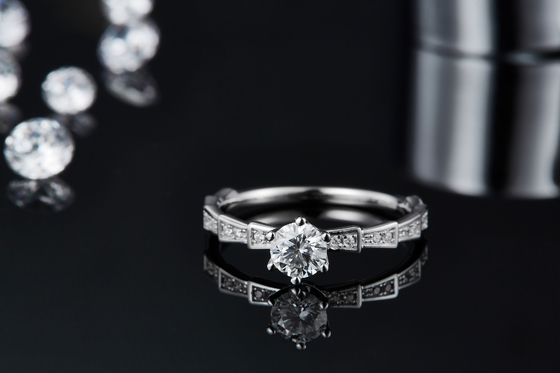 Biały Moissanite Unikalny Sytle I Szafir Platineve Diamenty Biżuteria Kobiety Pierścień