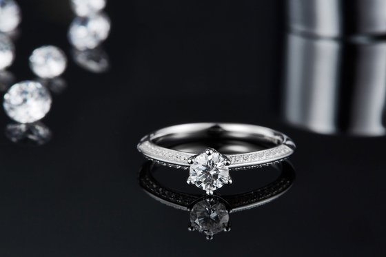 Biały Moissanite I Szafir Platineve Diamenty Biżuteria Pierścionek Zaręczynowy Kobiety
