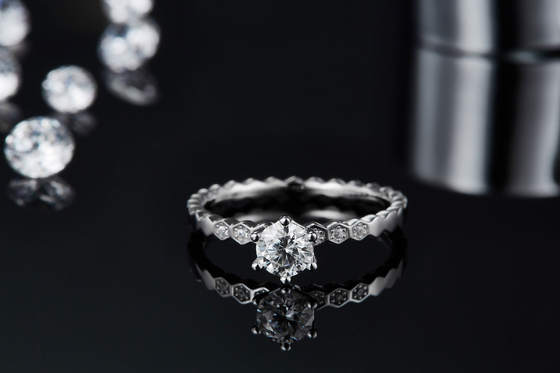 1.16CTW Wavilion Design biały Moissanite i szafir Platineve diamenty biżuteria zaręczynowy dla kobiet pierścionek