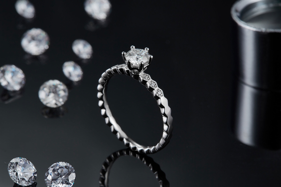 1.16CTW Wavilion Design biały Moissanite i szafir Platineve diamenty biżuteria zaręczynowy dla kobiet pierścionek