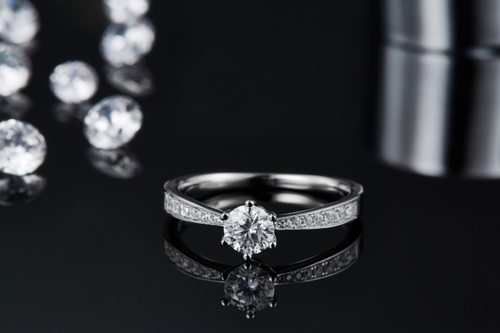Milgrain Moissanite pierścionek zaręczynowy 14-karatowe białe złoto Moissanite pierścionek Vintage pierścionek zaręczynowy
