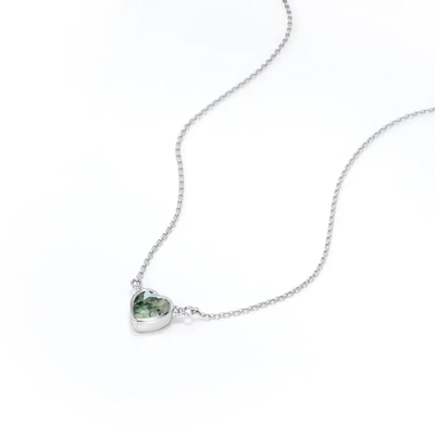925 Silver Prosty Natural Light Brilliant Elegancki Zielony Naszyjnik W Kształcie Serca Mech Agat Na Sprzedaż