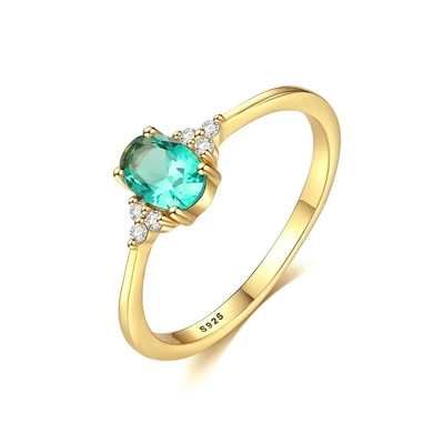 Hurtownia prostego pierścionka z biżuterią ze srebra próby 925. Delikatny CZ Dainty Emerald