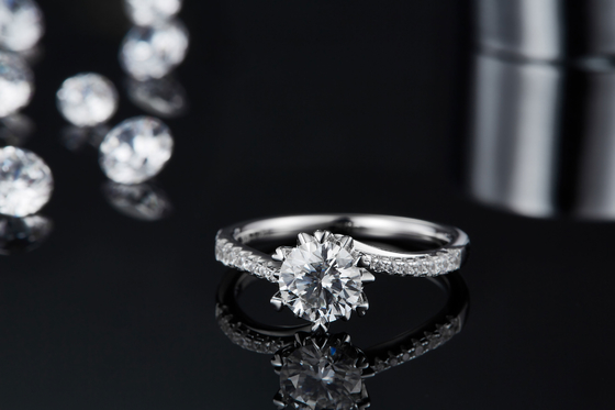 1.30CT biały Moissanite i szafir Platineve CZ biżuteria pierścionek zaręczynowy dla kobiet