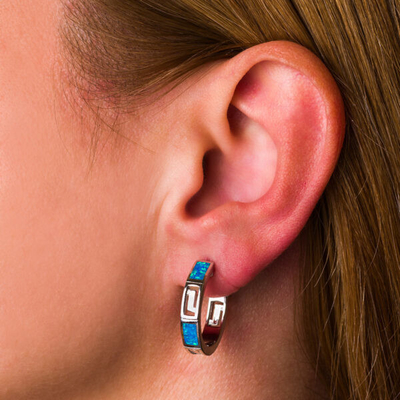 Hurtowa personalizacja 925 Sterling Silver Blue Opal Grecki klucz Half Hoop Kolczyki dla kobiet