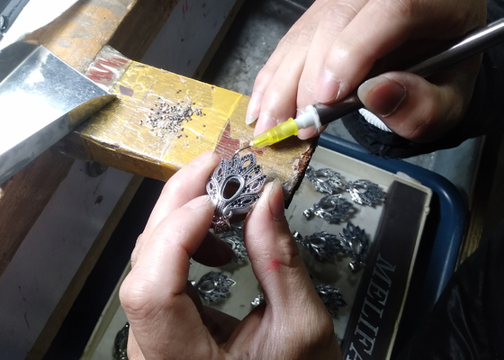 0,05ct 5szt 9K Złoty pierścionek 2MM z naturalnym diamentem do zaręczyn ODM