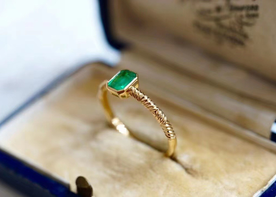 0,51 ct naturalny zielony pierścionek ze szmaragdem, 18-karatowy złoty pierścionek z brylantem na ślub
