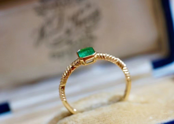 0,51 ct naturalny zielony pierścionek ze szmaragdem, 18-karatowy złoty pierścionek z brylantem na ślub