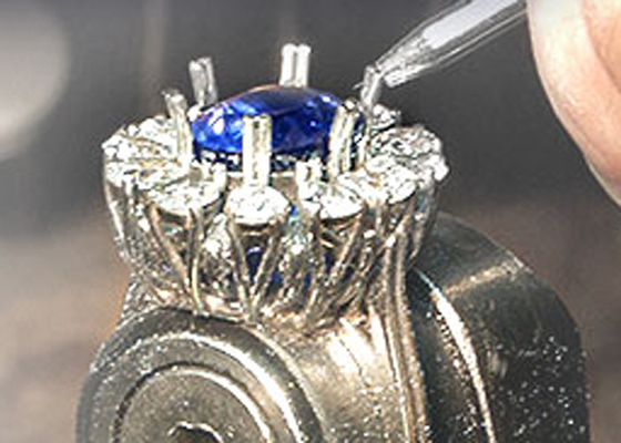 Dwukolorowy pierścionek z biżuterią o masie 0,80 ct, 14-karatowy złoty materiał ODM na zaręczyny