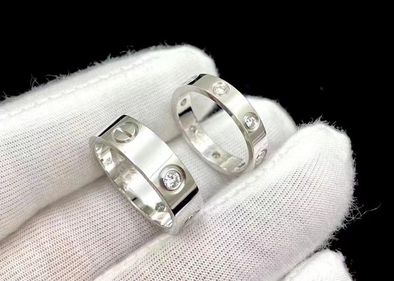 0,41ct 18-karatowy pierścionek z litego złota z diamentem o szerokości 4mm-6mm