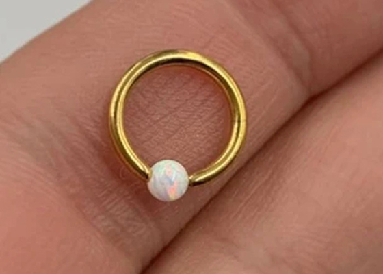 Hoop Piercing do nosa - Złota 18K Z Naturalnym Opalem Średnica Wewnętrzna 8-12mm