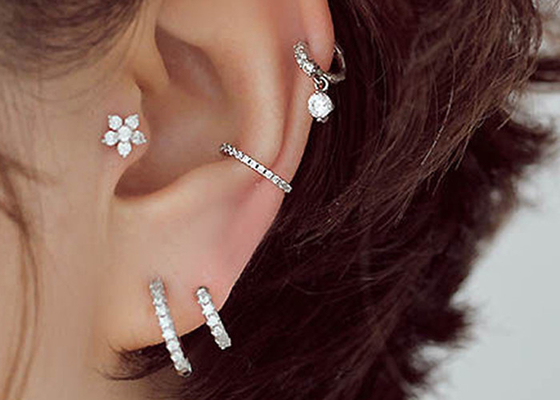 Pierścień Piercing Tragus 0,1ct diamenty, pierścień nosowy z białego złota, średnica wewnętrzna 8-15mm