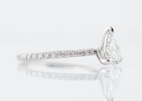 Pierścionek z biżuterią z białego złota z prawdziwym diamentem 1,33 ct cięcie gruszki PS 6 × 8 mm na zaręczyny