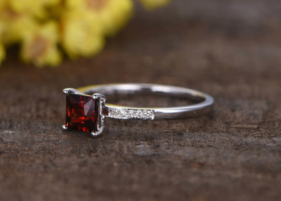 Princess Cut granat diamentowy pierścionek zaręczynowy Prong ustawienie typu