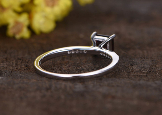 Princess Cut granat diamentowy pierścionek zaręczynowy Prong ustawienie typu