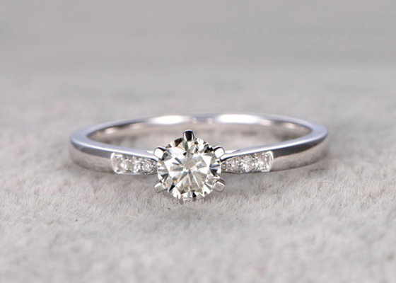 5mm Moissanite Prawdziwy diamentowy pierścionek z biżuterią Białe złoto Materiał ODM do codziennego noszenia