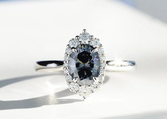 3-karatowy owalny laboratoryjny pierścień Moissanite ciemnoszary kolor 8 × 10 mm rozmiar
