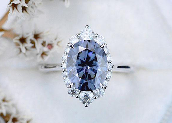 3-karatowy owalny laboratoryjny pierścień Moissanite ciemnoszary kolor 8 × 10 mm rozmiar
