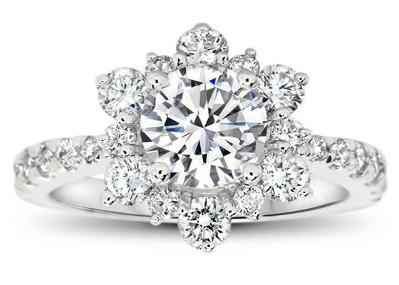 Zainspirowany płatkiem śniegu srebrny pierścionek 9K z diamentem laboratoryjnym RD6.5MM Rozmiar 1,0ct waga