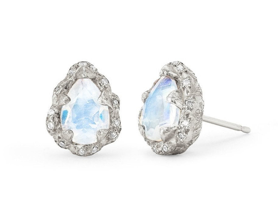 Złote kolczyki z kroplą wody 9K z prawdziwym diamentem o wymiarach 6 × 8 mm