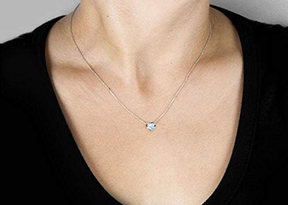16-calowe 14K złote naszyjniki w stylu ramki serca z 6x6mm Moissanite